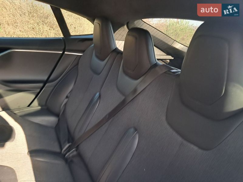 Лифтбек Tesla Model S 2015 в Одессе