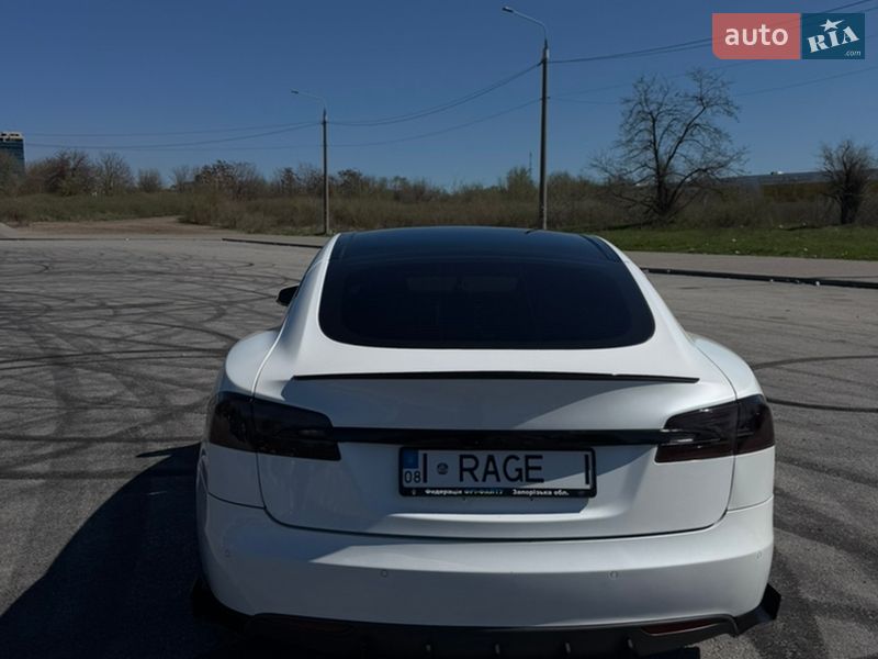 Лифтбек Tesla Model S 2015 в Запорожье фото 5 Лифтбек Tesla Model S 2015 в Запорожье