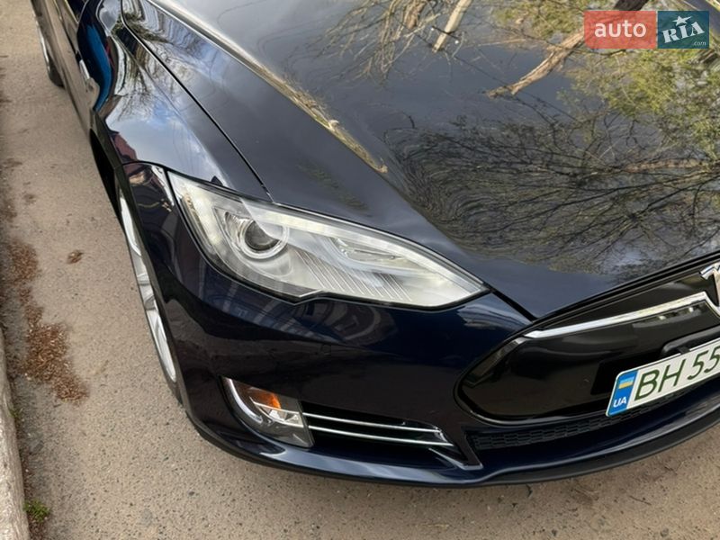 Ліфтбек Tesla Model S 2013 в Одесі