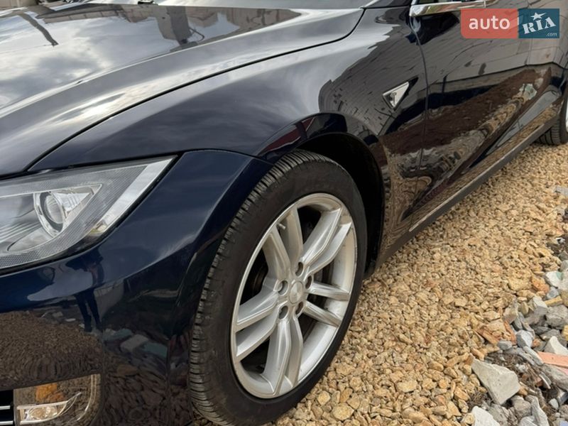 Ліфтбек Tesla Model S 2013 в Одесі