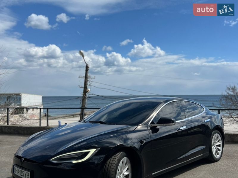 Ліфтбек Tesla Model S 2017 в Одесі