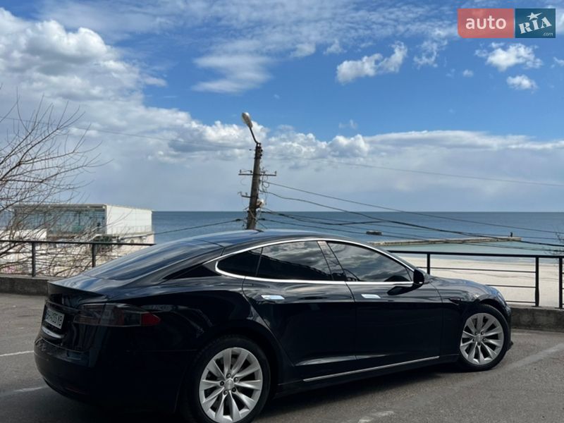 Ліфтбек Tesla Model S 2017 в Одесі