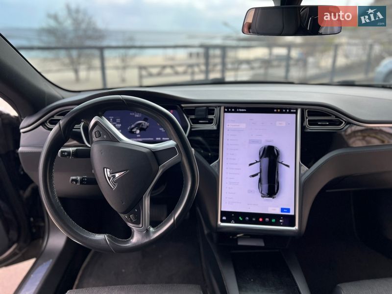 Ліфтбек Tesla Model S 2017 в Одесі