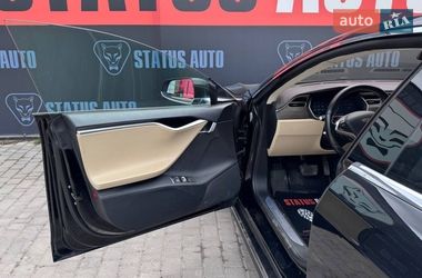 Лифтбек Tesla Model S 2015 в Виннице