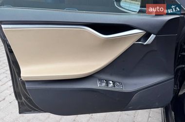 Лифтбек Tesla Model S 2015 в Виннице