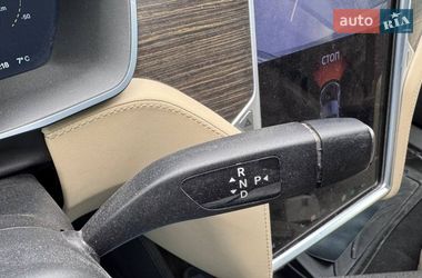 Лифтбек Tesla Model S 2015 в Виннице