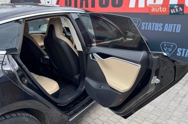 Лифтбек Tesla Model S 2015 в Виннице