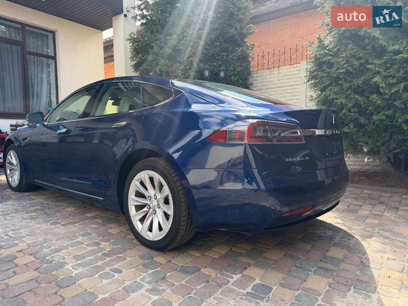 Лифтбек Tesla Model S 2018 в Харькове