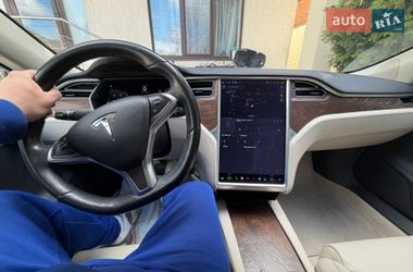 Лифтбек Tesla Model S 2018 в Харькове