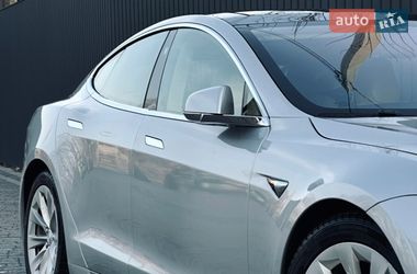 Лифтбек Tesla Model S 2016 в Ивано-Франковске