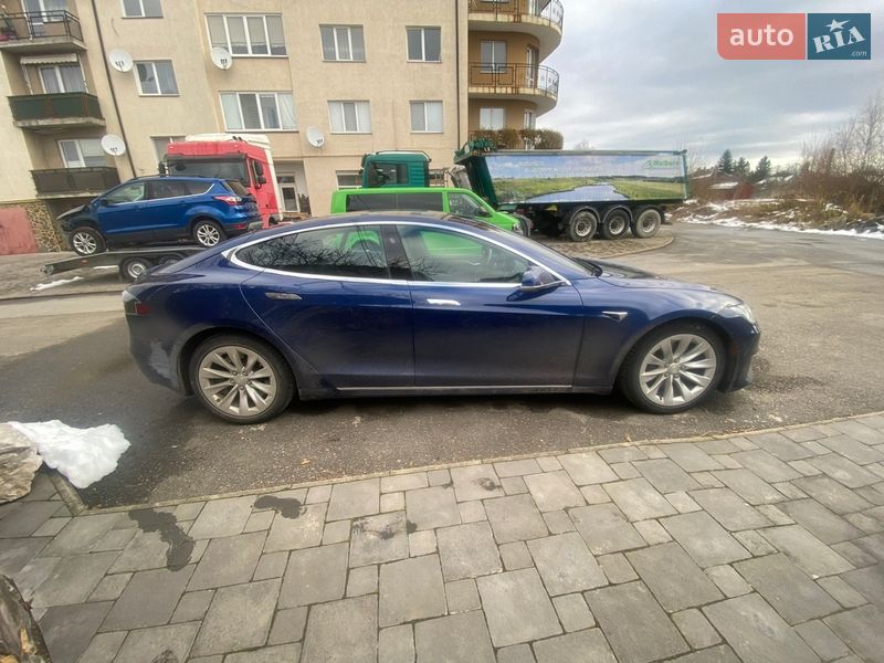 Ліфтбек Tesla Model S 2017 в Самборі