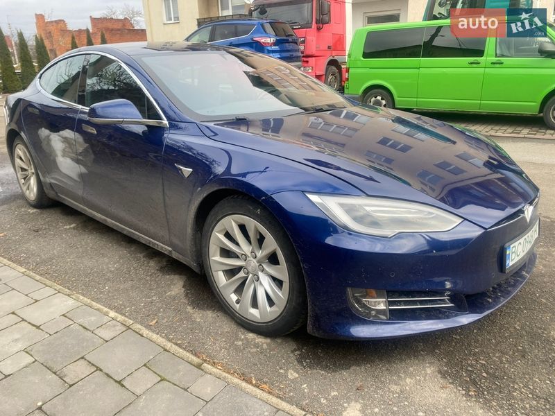 Ліфтбек Tesla Model S 2017 в Самборі