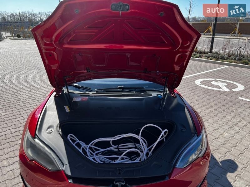 Ліфтбек Tesla Model S 2016 в Софіївській Борщагівці фото 46 Ліфтбек Tesla Model S 2016 в Софіївській Борщагівці