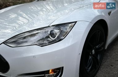Ліфтбек Tesla Model S 2015 в Кропивницькому