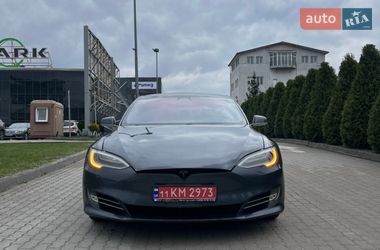 Лифтбек Tesla Model S 2017 в Львове