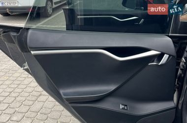 Лифтбек Tesla Model S 2017 в Львове