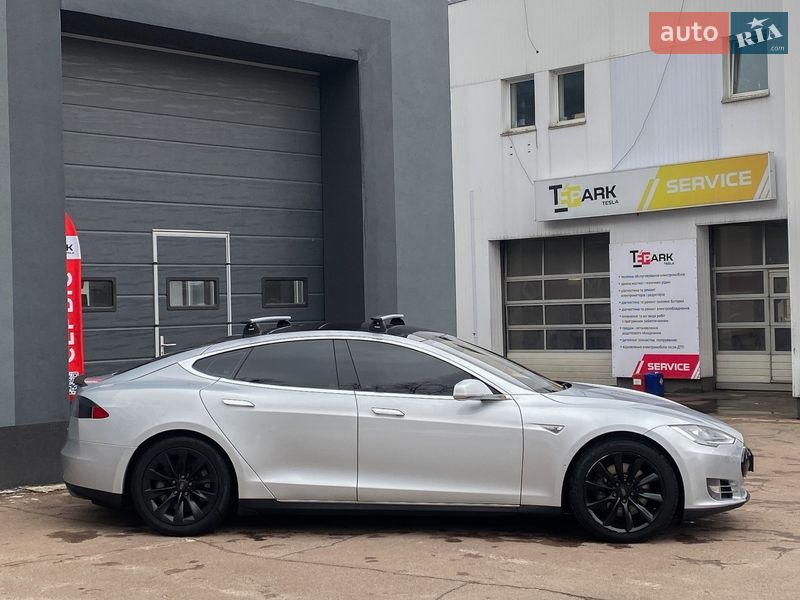 Лифтбек Tesla Model S 2013 в Киеве