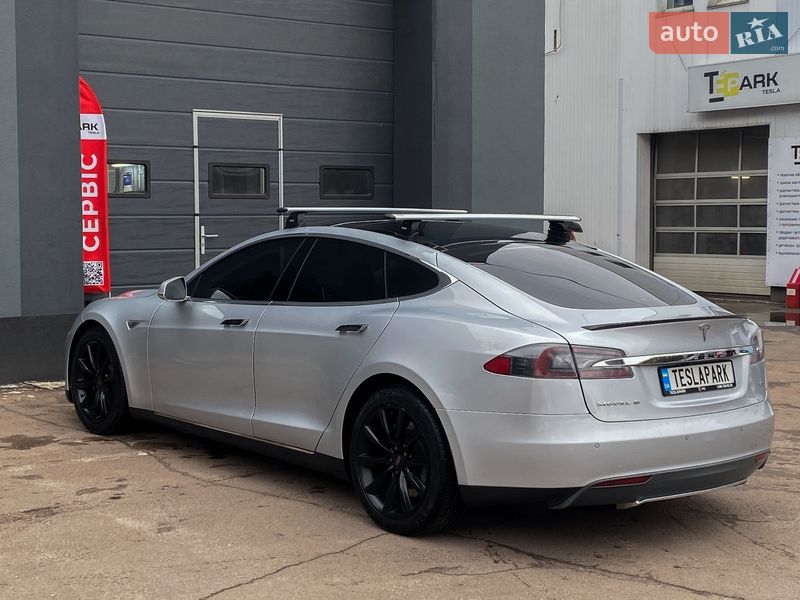 Лифтбек Tesla Model S 2013 в Киеве