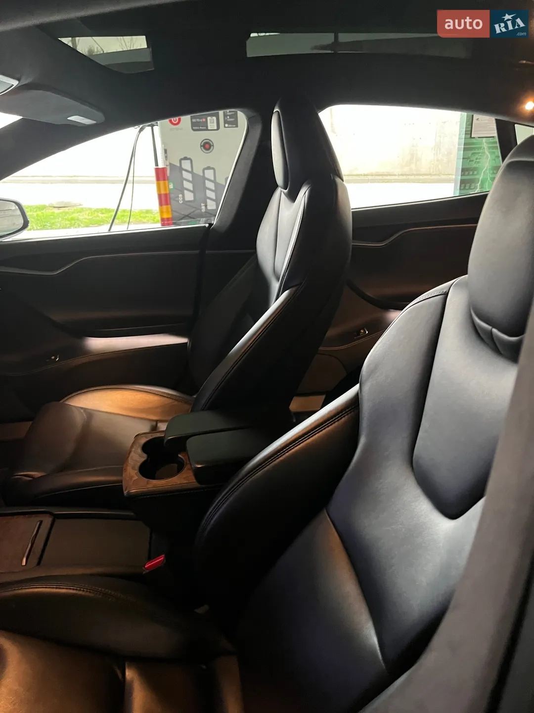 2020 Tesla Model S - мініатюра 8