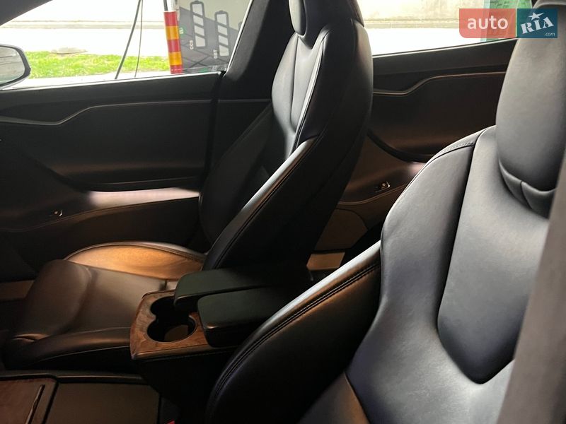 Ліфтбек Tesla Model S 2020 в Львові