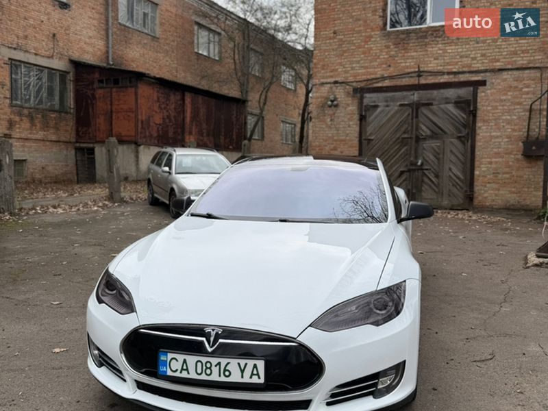Ліфтбек Tesla Model S 2014 в Умані фото 14 Ліфтбек Tesla Model S 2014 в Умані