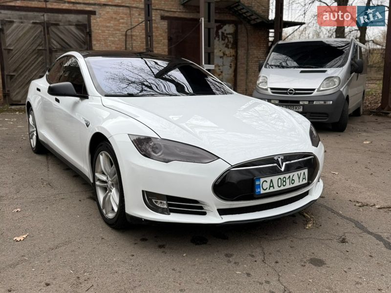 Ліфтбек Tesla Model S 2014 в Умані фото 17 Ліфтбек Tesla Model S 2014 в Умані