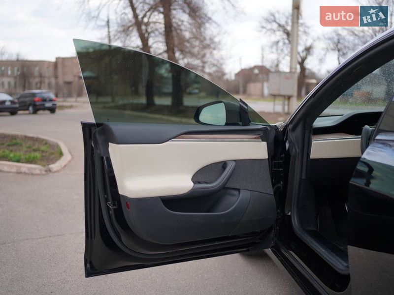 Лифтбек Tesla Model S 2021 в Кривом Роге