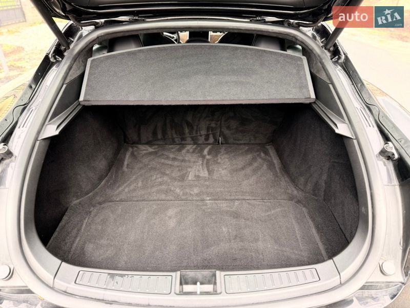Лифтбек Tesla Model S 2017 в Тернополе