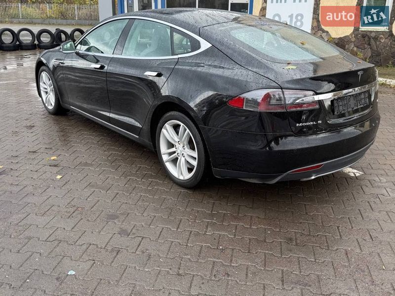 Лифтбек Tesla Model S 2014 в Кременчуге