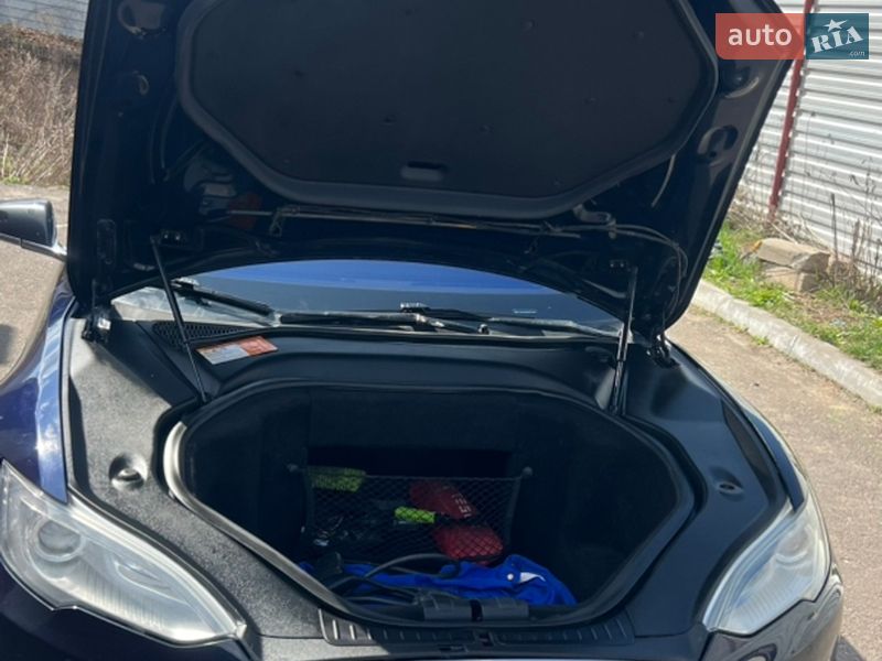 Ліфтбек Tesla Model S 2014 в Рівному