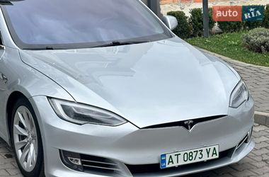 Лифтбек Tesla Model S 2016 в Ивано-Франковске