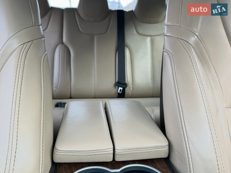 Лифтбек Tesla Model S 2016 в Ивано-Франковске