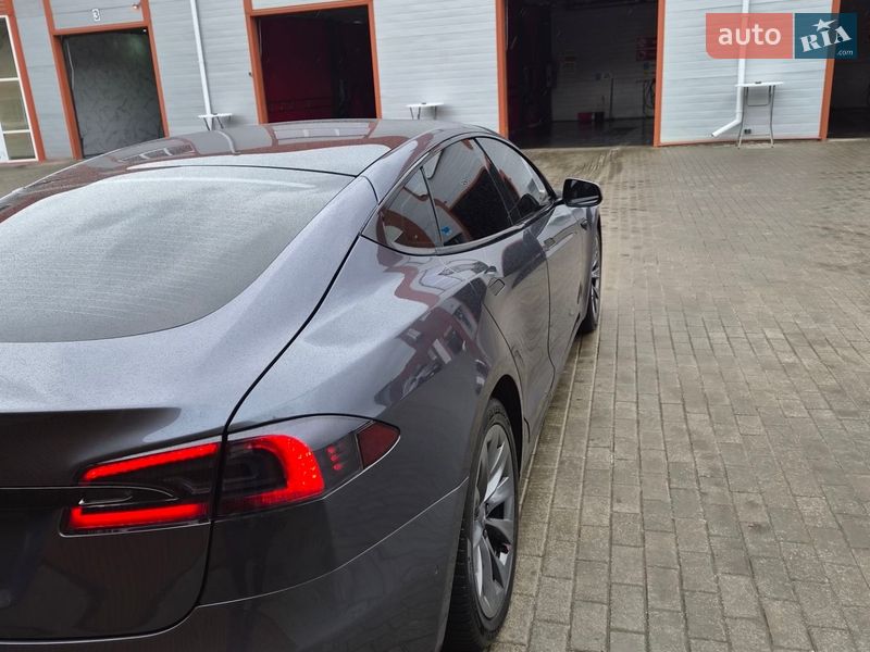 Лифтбек Tesla Model S 2019 в Сумах