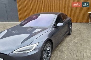 Лифтбек Tesla Model S 2019 в Сумах