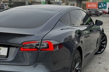 Лифтбек Tesla Model S 2019 в Днепре