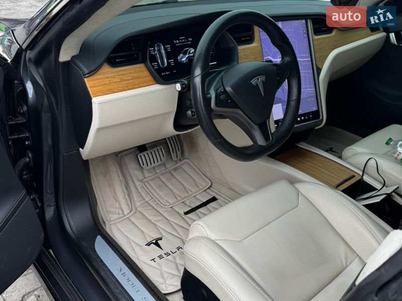 Лифтбек Tesla Model S 2019 в Днепре