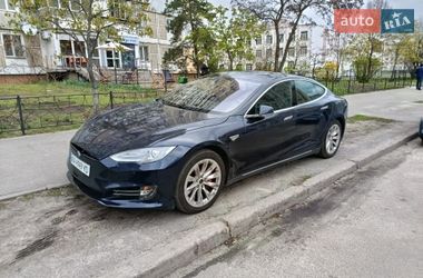 Ліфтбек Tesla Model S 2015 в Києві