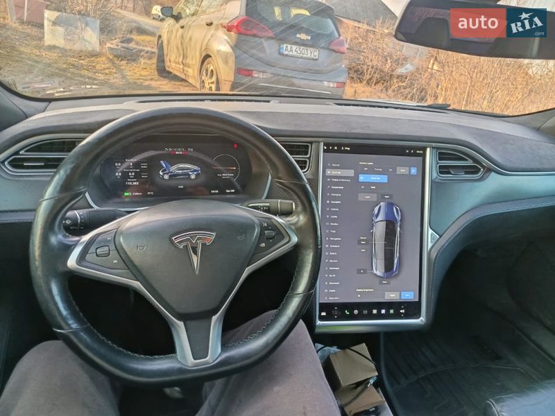 Ліфтбек Tesla Model S 2015 в Києві