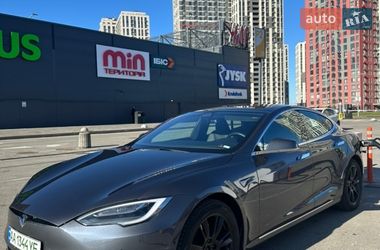 Лифтбек Tesla Model S 2020 в Киеве