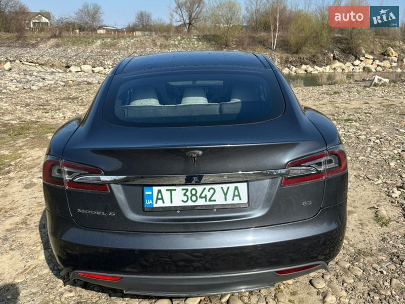 Ліфтбек Tesla Model S 2015 в Богородчанах