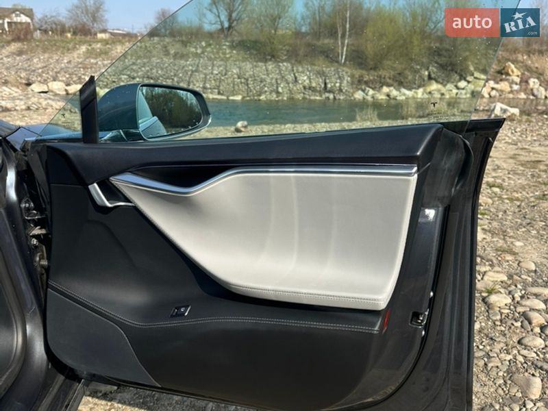 Ліфтбек Tesla Model S 2015 в Богородчанах