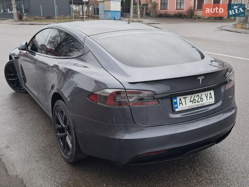 Лифтбек Tesla Model S 2021 в Коломые