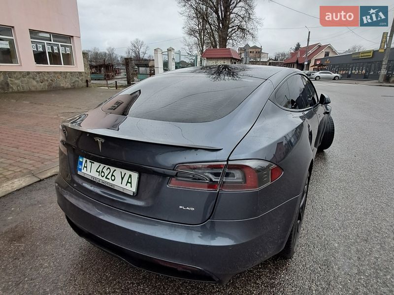 Лифтбек Tesla Model S 2021 в Коломые
