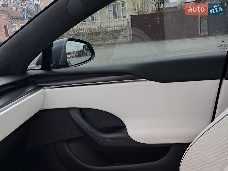 Лифтбек Tesla Model S 2021 в Коломые