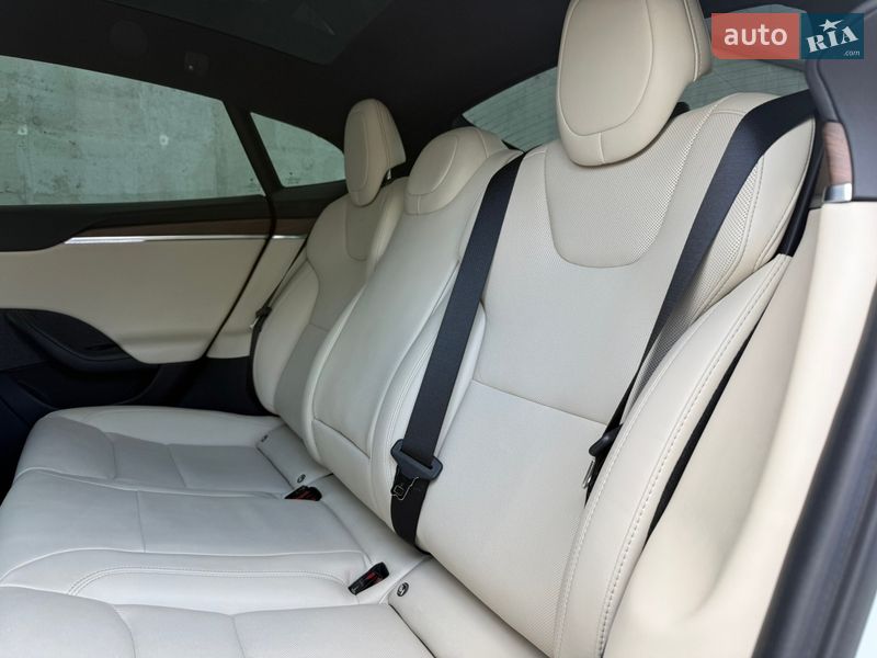 Ліфтбек Tesla Model S 2021 в Києві