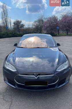 Ліфтбек Tesla Model S 2015 в Миколаєві