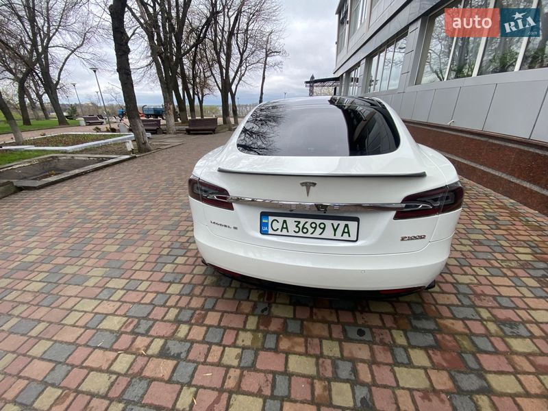 Лифтбек Tesla Model S 2017 в Черкассах фото 3 Лифтбек Tesla Model S 2017 в Черкассах
