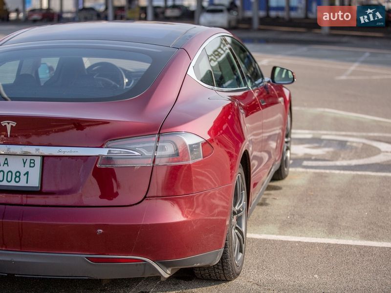 Лифтбек Tesla Model S 2012 в Киеве