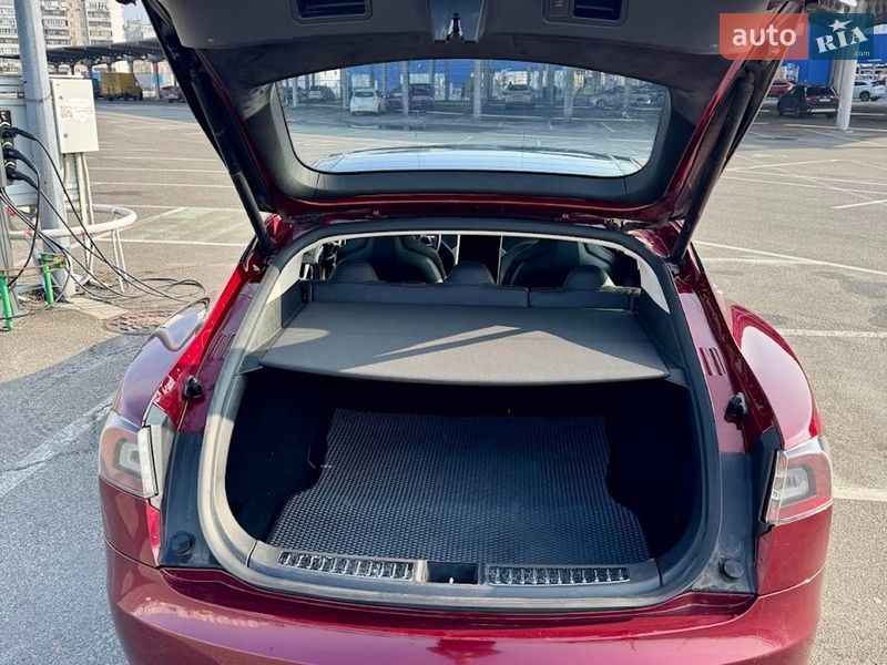 Лифтбек Tesla Model S 2012 в Киеве
