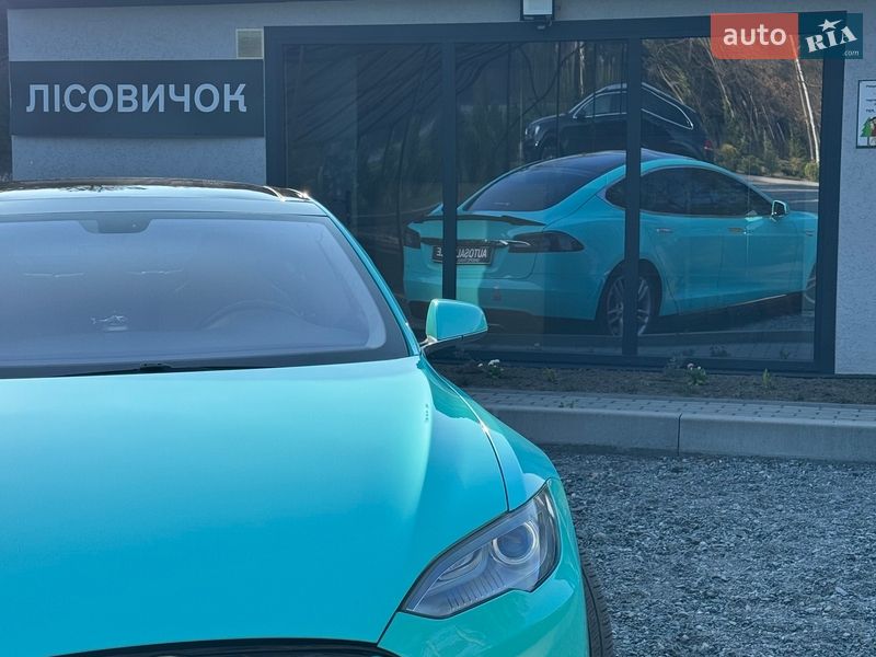 Ліфтбек Tesla Model S 2013 в Шепетівці